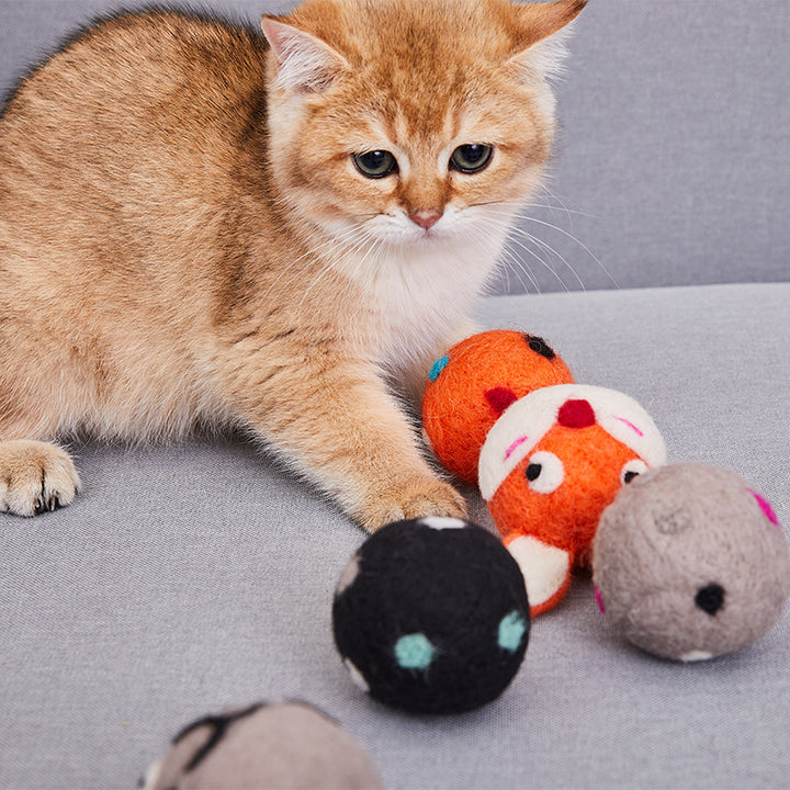 Colorful Felt Stretch Ball Pet Toy With Bell For Play