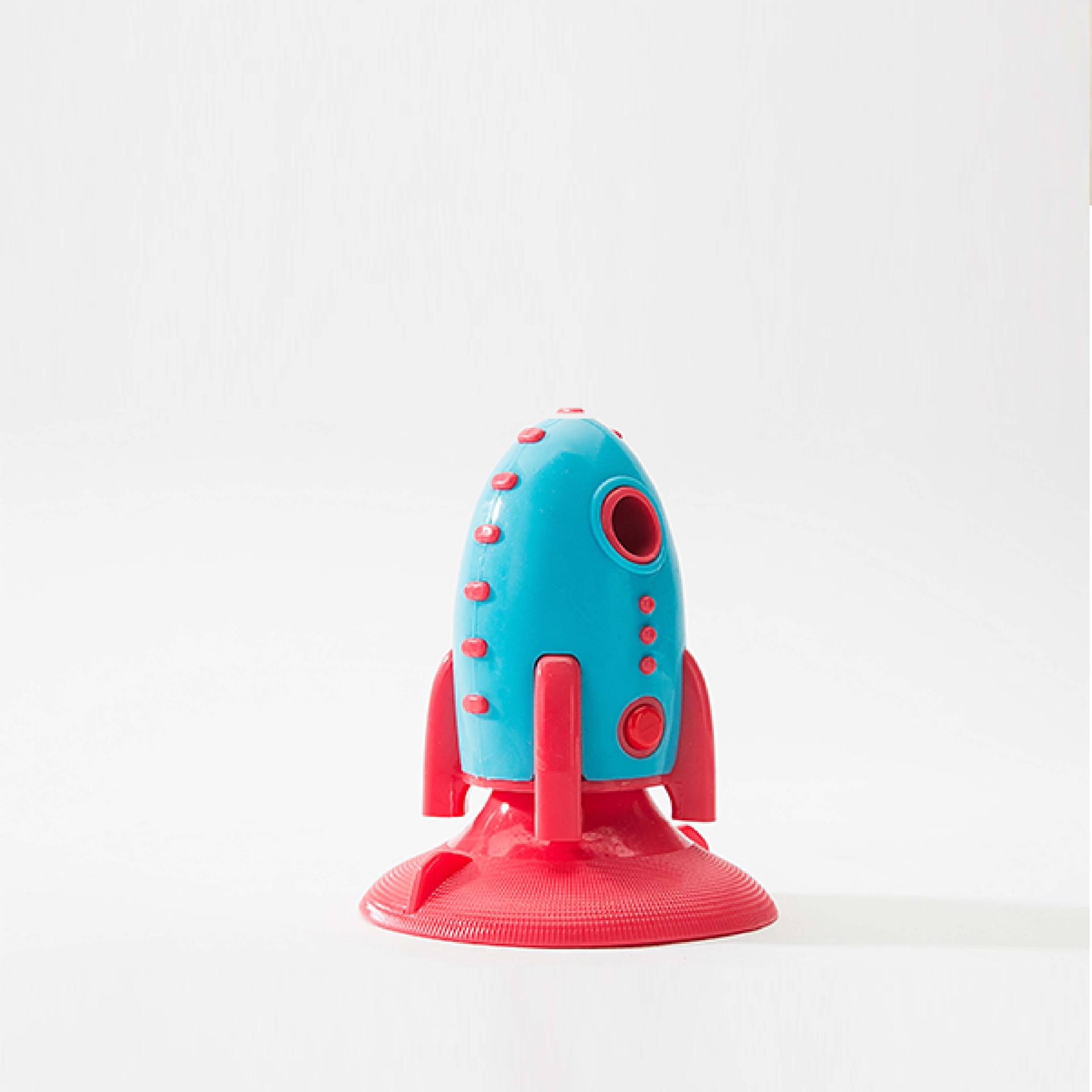 Rocket Shaped Pet Toy With Food Dispensing Bite Resistant Design