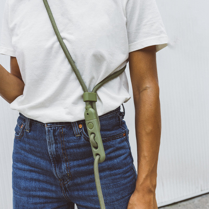Minimalist Crossbody Pet Leash For Stylish Everyday Walking