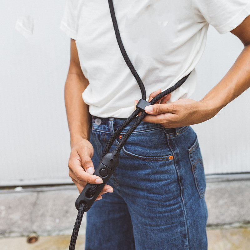 Minimalist Crossbody Pet Leash For Stylish Everyday Walking