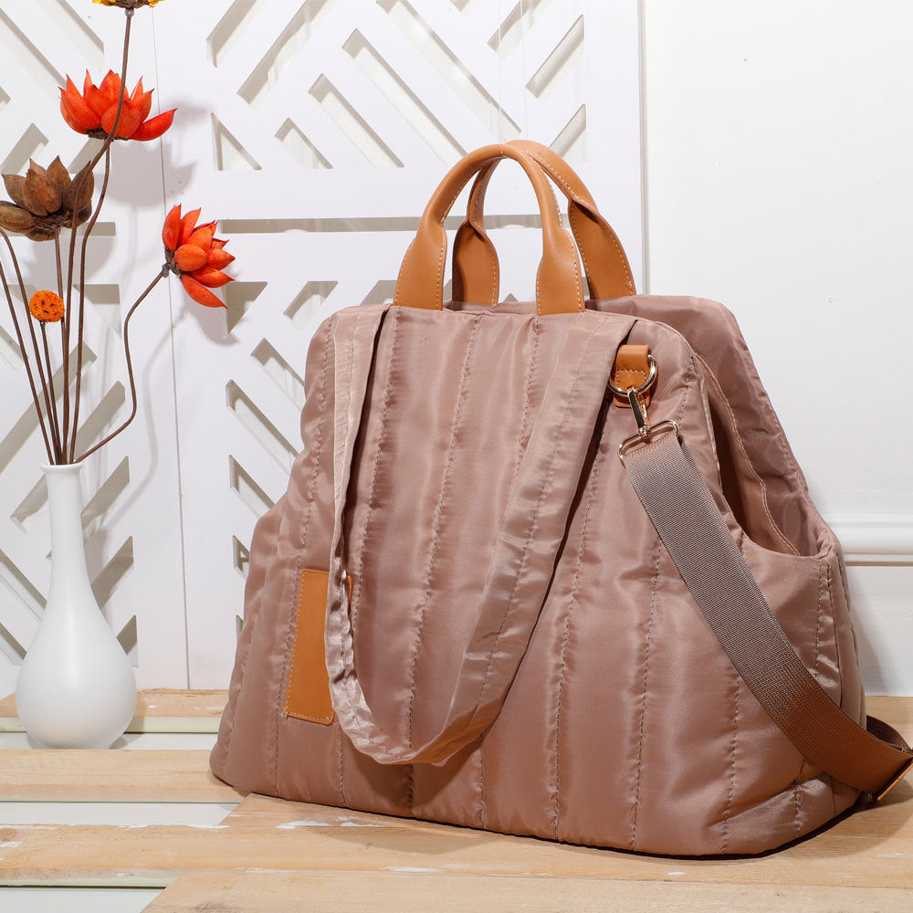 Lightweight Waterproof Pet Carrier Handbag For Outdoor Travel Use